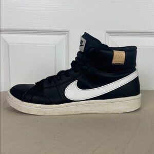 Nike court royale women’s mid sneaker shoe black and white size 10